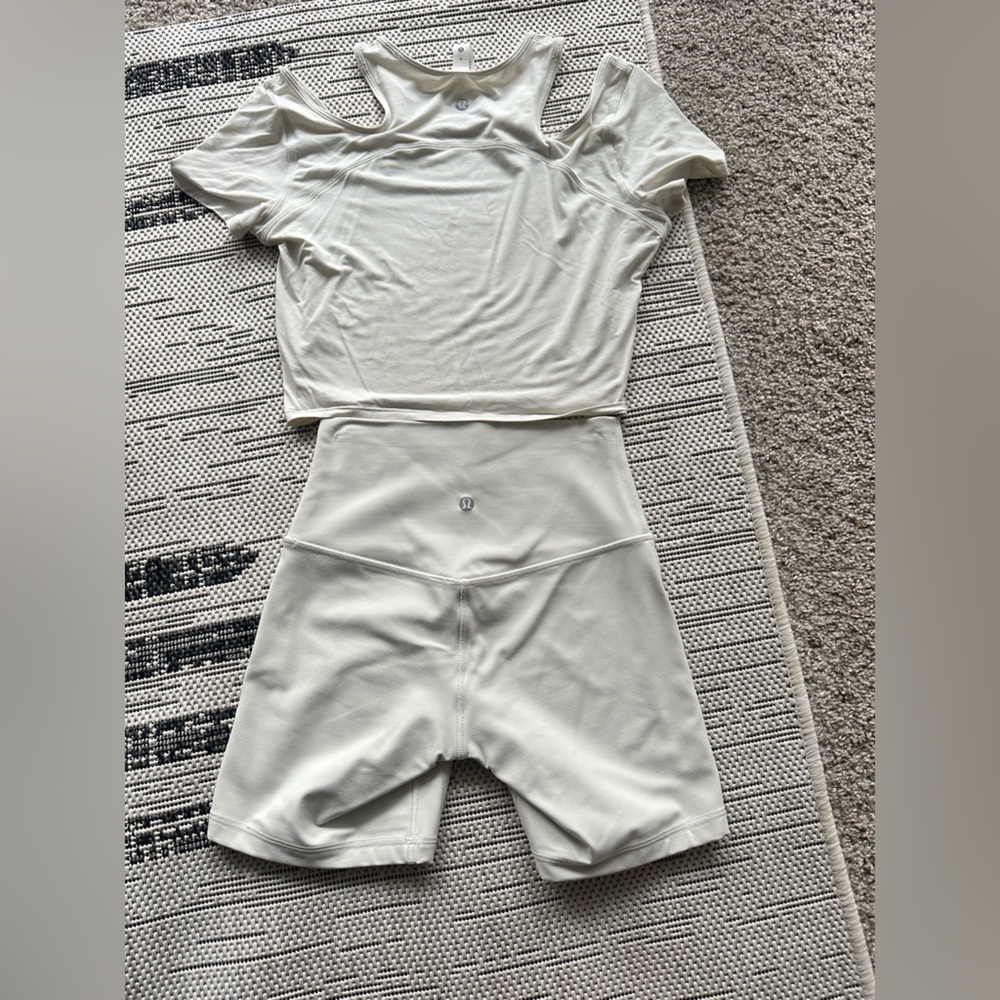 Lululemon yoga set